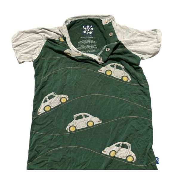 18-24mo “Cars Everywhere!” Graphic one piece. Great cndtn. 15% dsct w 2+… - Picture 4 of 6